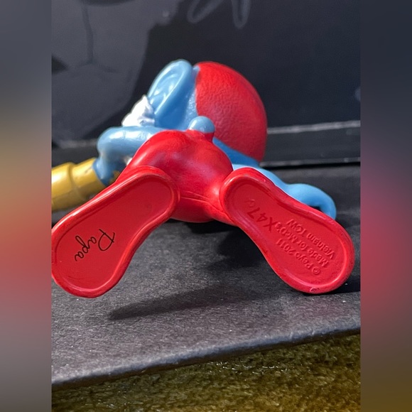 2011 McDonalds The Smurfs Papa Smurfs - Picture 5 of 5